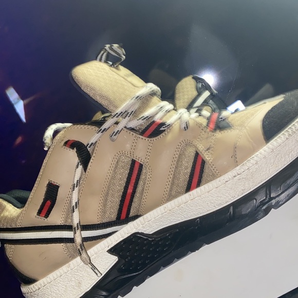 Burberry sneakers - Picture 2 of 3